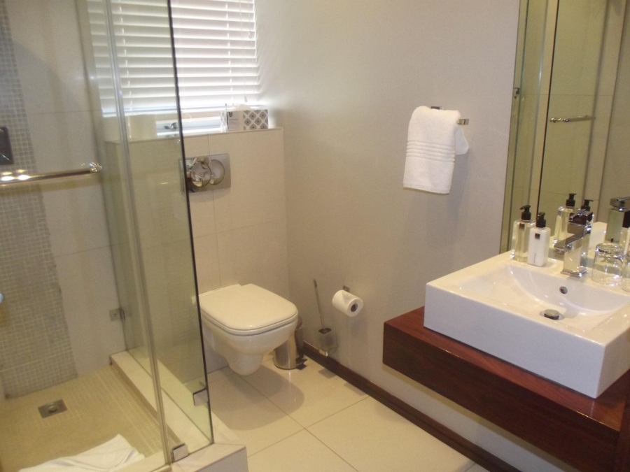 4 Bedroom Property for Sale in Bloubergrant Western Cape